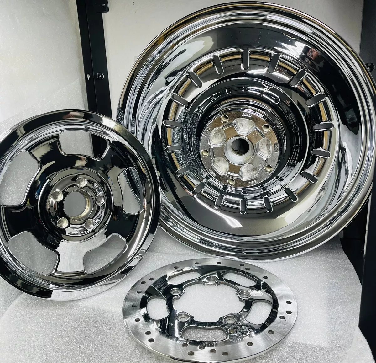 Rims for V-ROD Vrsca 2005 in Chrome 18 rear 19 front - Image 10