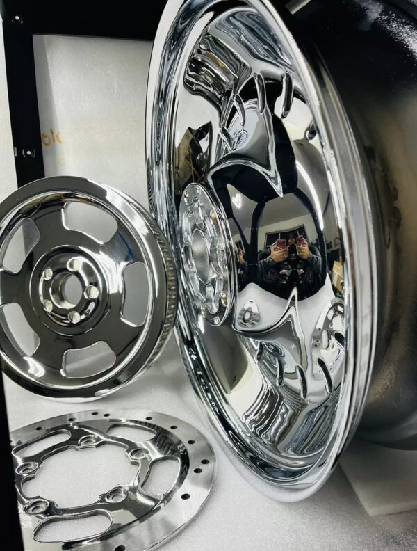 Rims for V-ROD Vrsca 2005 in Chrome 18 rear 19 front - Image 12