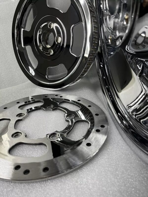Rims for V-ROD Vrsca 2005 in Chrome 18 rear 19 front - Image 8