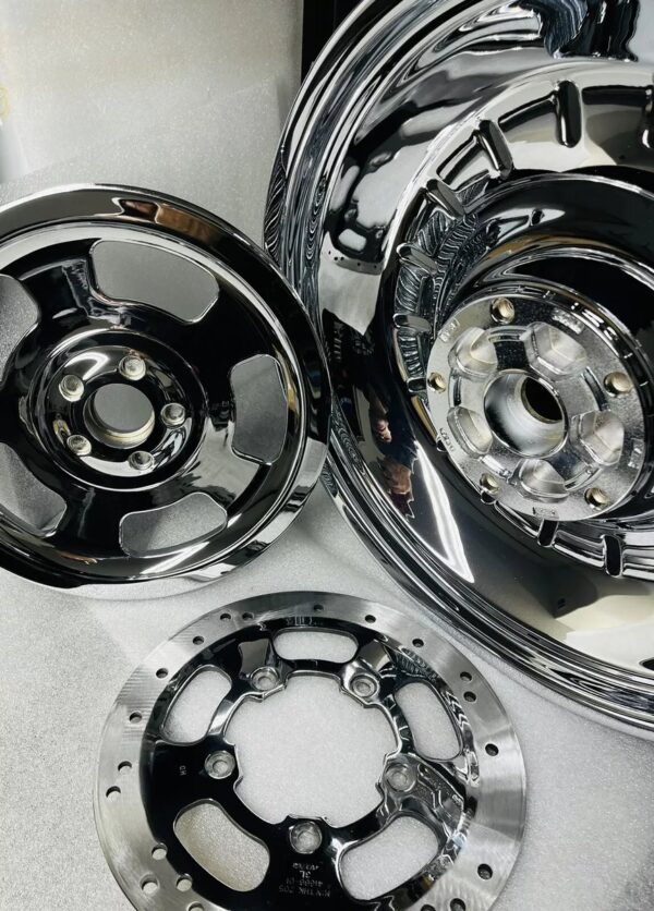 Rims for V-ROD Vrsca 2005 in Chrome 18 rear 19 front - Image 6